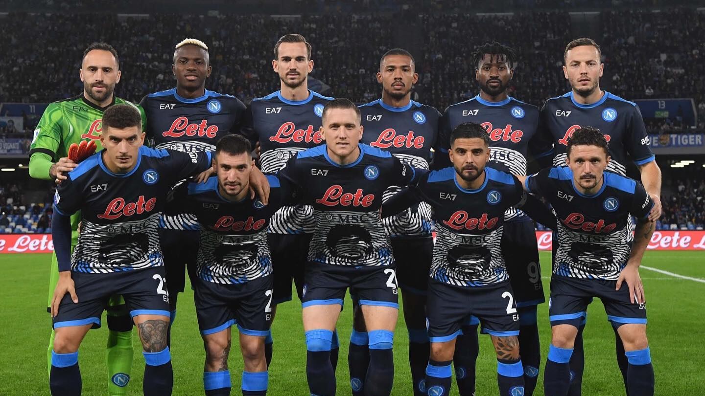 Sequestrate oltre milleduecento magliette del Napoli calcio false