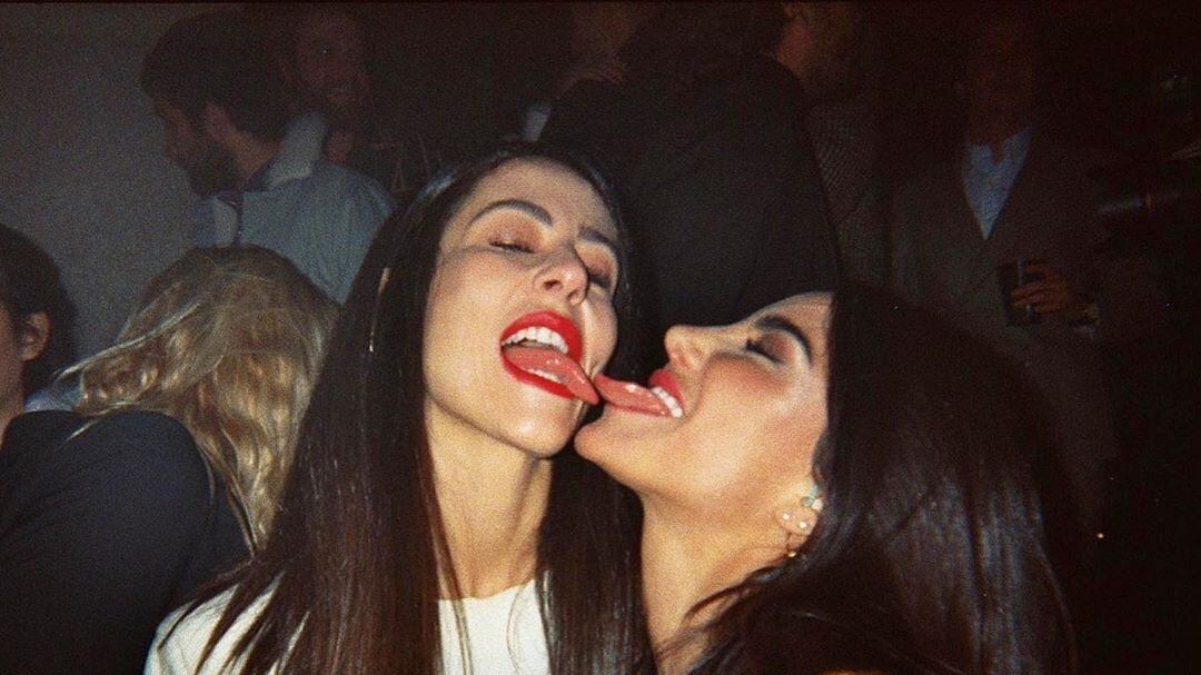 Chiara Biasi e Gilda Ambrosio: il gesto bollente fa scandalo