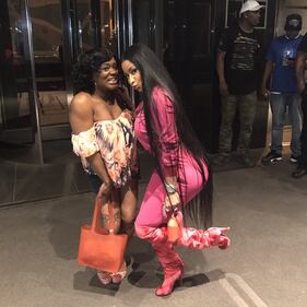 Nicki Minaj, seno in mostra per i 4 milioni di dischi 21