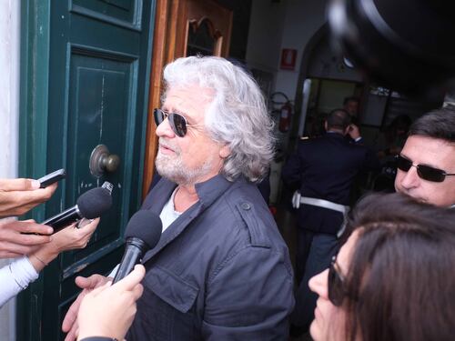 Il M5S sta per scoppiare? Currò: "Grillo si dimetta" Ma lui: "È un miracolato"
