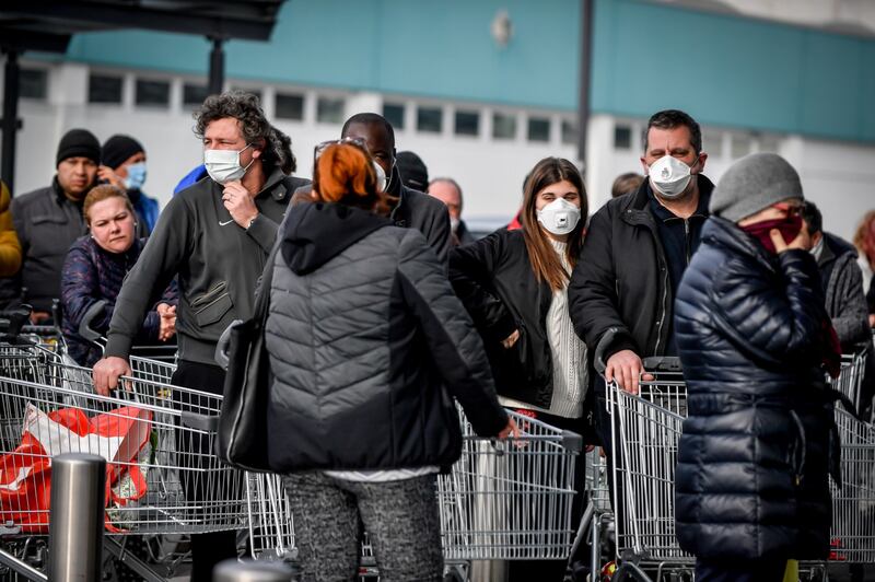 Code al supermercato nella zona del lodigiano colpita dal Coronavirus 8