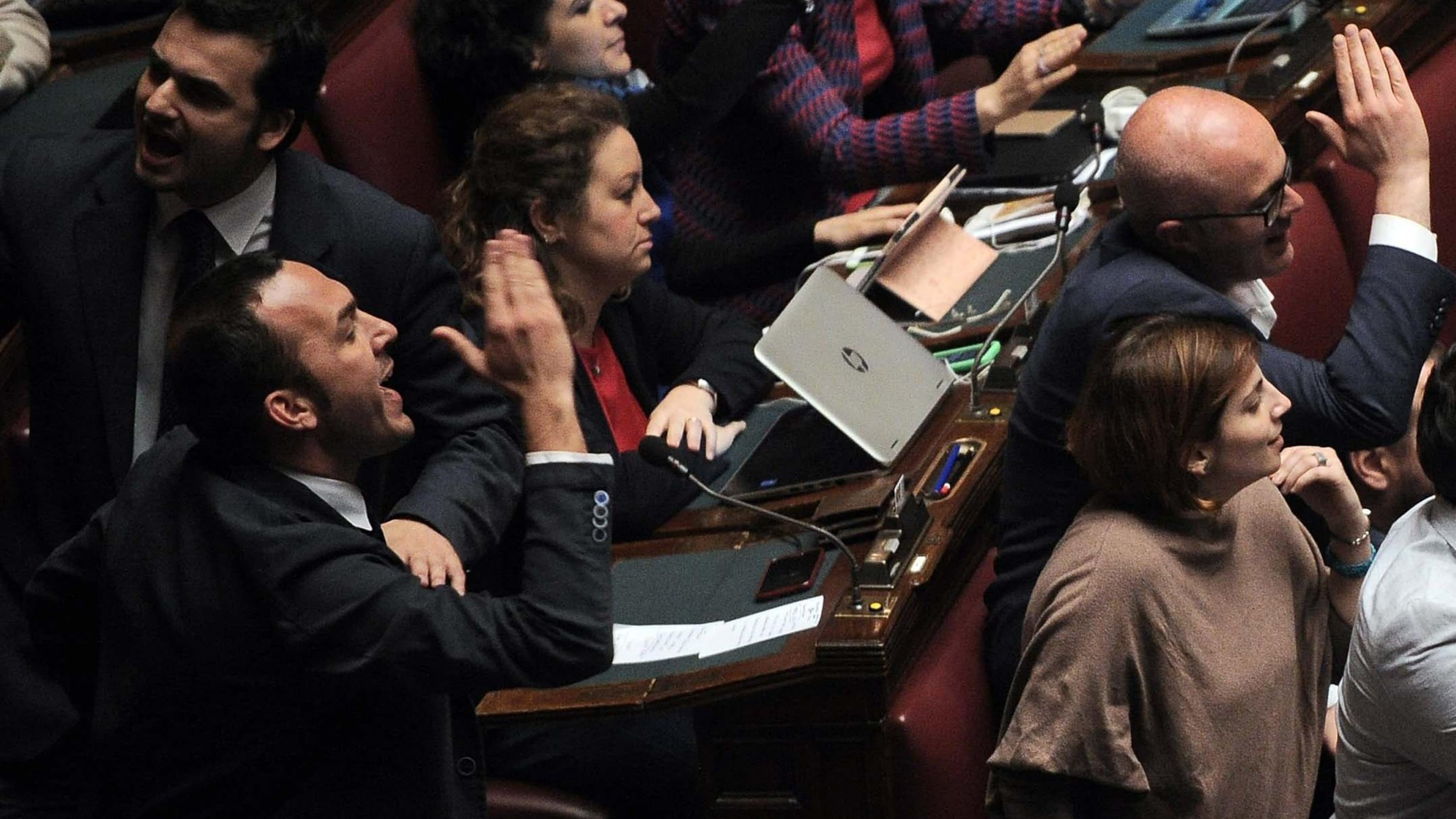 "Fiducia sull'Italicum", minoranza annichilita e ridotta all'obbedienza