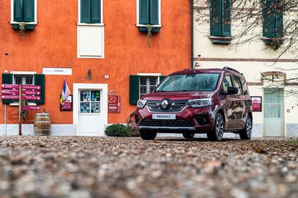 Nuovo Renault Kangoo E-Tech: guarda le foto 5