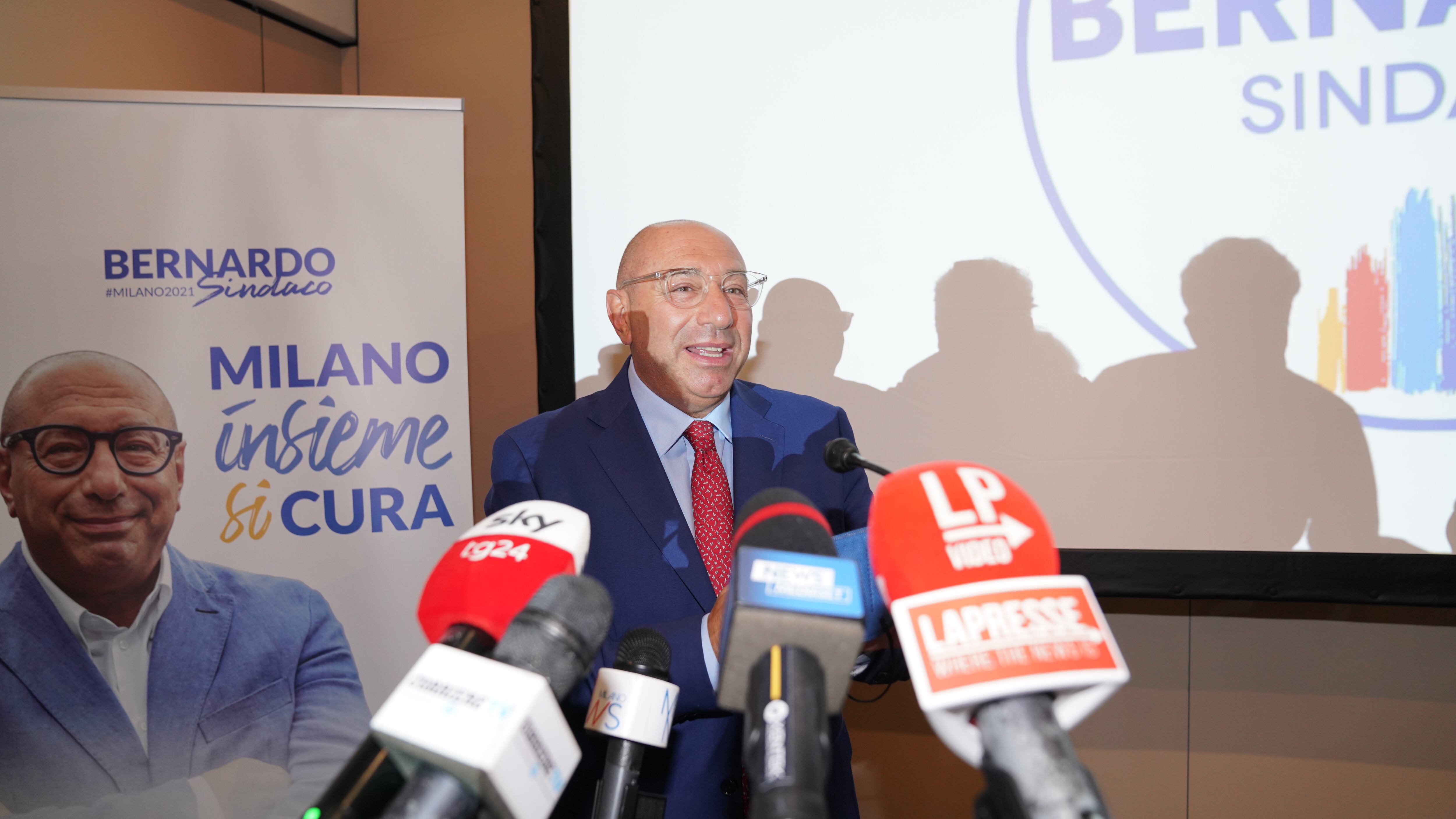 Sala lancia appelli, il centrodestra chiede la linea durissima