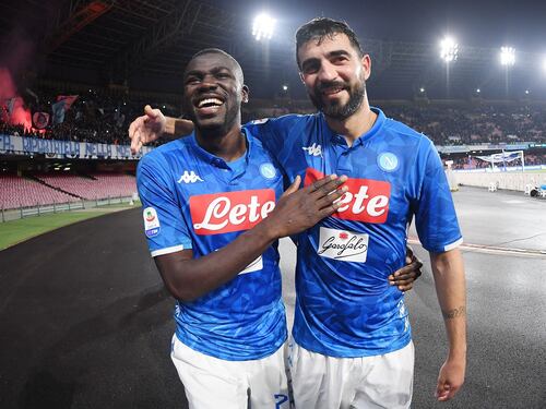 Il Napoli si tiene stretto Koulibaly: il senegalese sarà il difensore più pagato della A