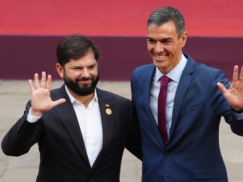 "Qui feste musulmane fuorilegge". Ma Sanchez non ci sta: "Cancellare il divieto"