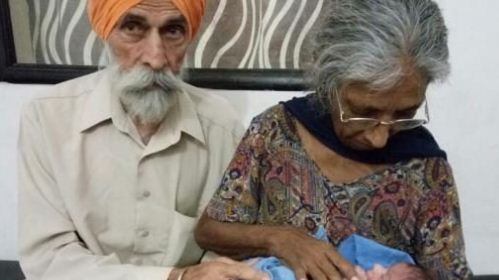 India, diventa madre a 70 anni con la fecondazione in vitro