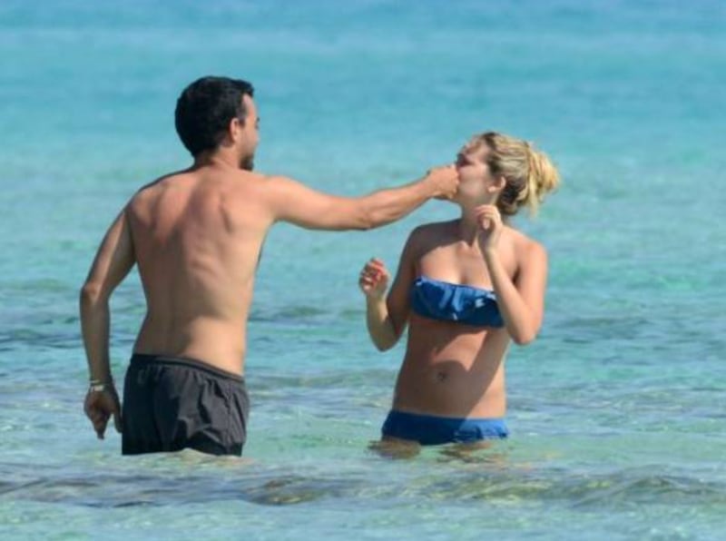 Costanza Caracciolo e Primo Reggiani al mare 11