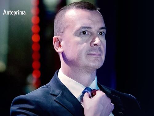 Casalino torna col cubano: "Non prenderei più pillola per essere etero"
