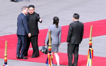 Il leader nordcoreano accompagnato dalla sorella Kim Jong-yo 1