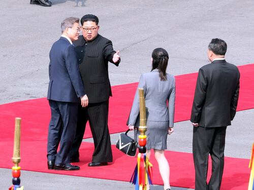 Il leader nordcoreano con la sorella Kim Jong-yo