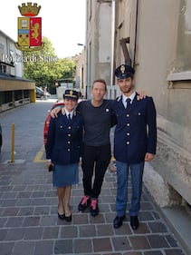 Chris Martin suona per i bambini della clinica De Marchi 2