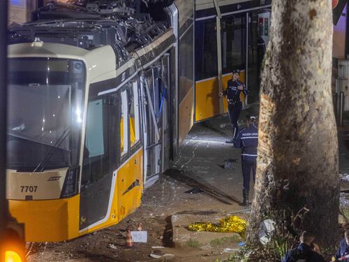 Tram, l'ipotesi dell'errore. La corsa per finire il turno