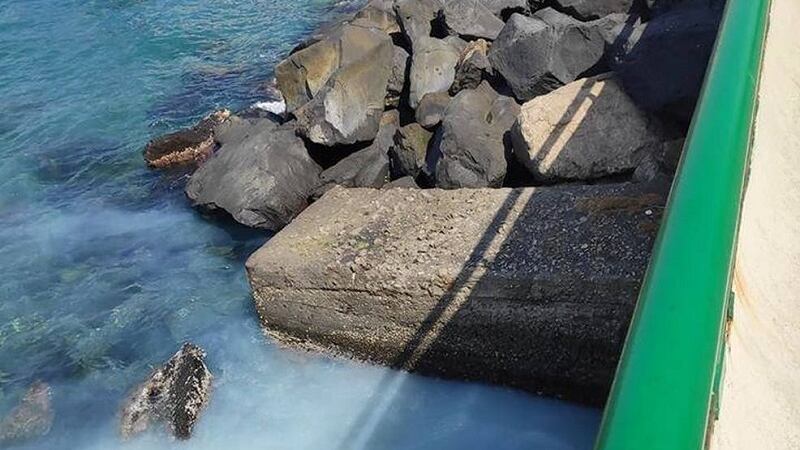 Lo "strano" mare bianco a Sorrento