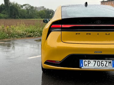 Toyota Prius 2024: guarda la gallery della nuova plug-in con 230 CV 8