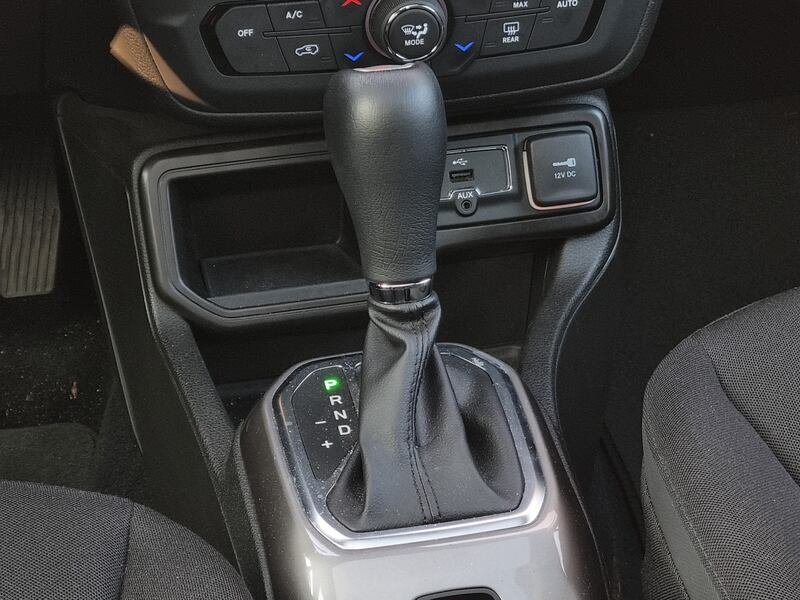Jeep Renegade e-Hybrid, guarda le foto 12