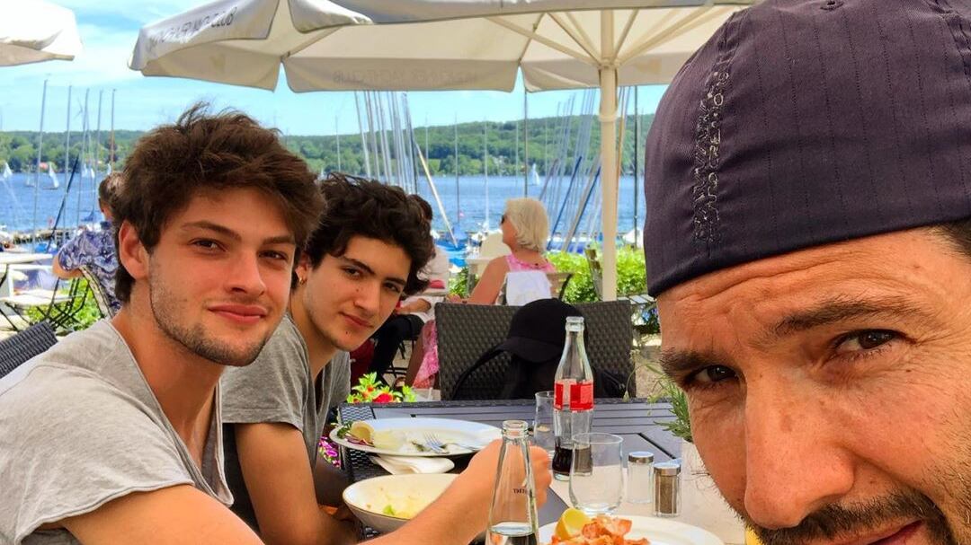 Walter Nudo sta bene e festeggia il compleanno con i figli