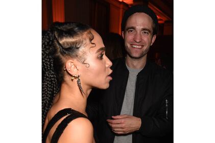 Robert Pattinson, prosegue la storia d'amore con FKA 2