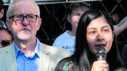 Corbyn lancia l'asse sinistra-islam, l'opposizione resta alla finestra