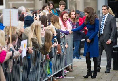 Kate Middleton, bella e glam in blu in Scozia 5
