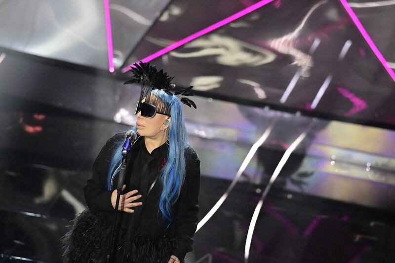 Sanremo 2024: ecco il look della finalissima del Festival di Loredana Berté 1