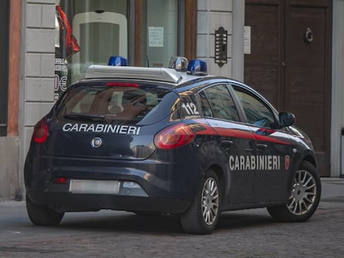 Il duplice omicidio, poi ruba un'auto e investe i ciclisti