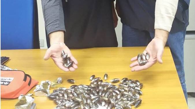Taranto, spacciava hashish e coca: arrestato giovanissimo