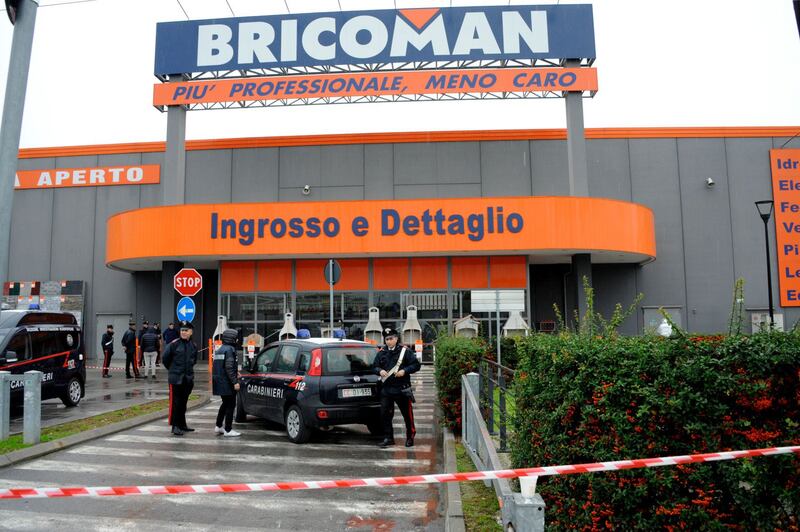 Segrate, assalto a furgone portavalori: vigilante ferito a gamba 5