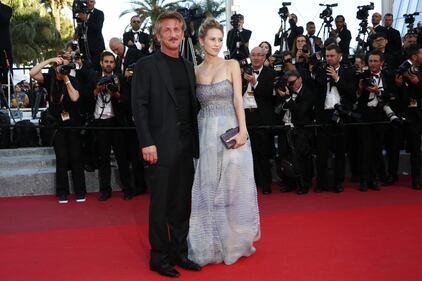 La figlia di Sean Penn gli ruba la scena a Cannes 1
