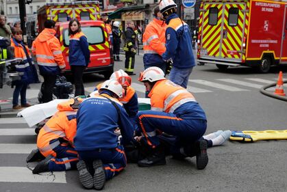 Paura a Parigi: forte esplosione in centro 2