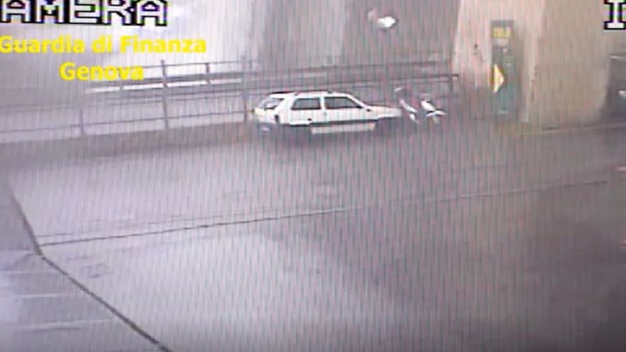 Nei video c'è la prova: un tirante si è spezzato