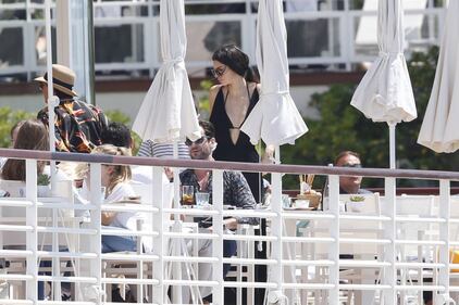 Kendal Jenner, ​relax a Cap d'Antibes 6