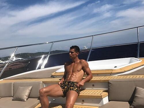 Cristiano Ronaldo pubblica una foto su Instagram: Lucas Vazquez lo punzecchia