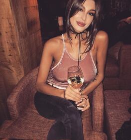 Cristina Buccino, foto hot sulle scale 11