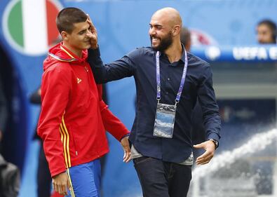Zaza, mani in faccia con Morata. Poi l'abbraccio di Chiellini 5