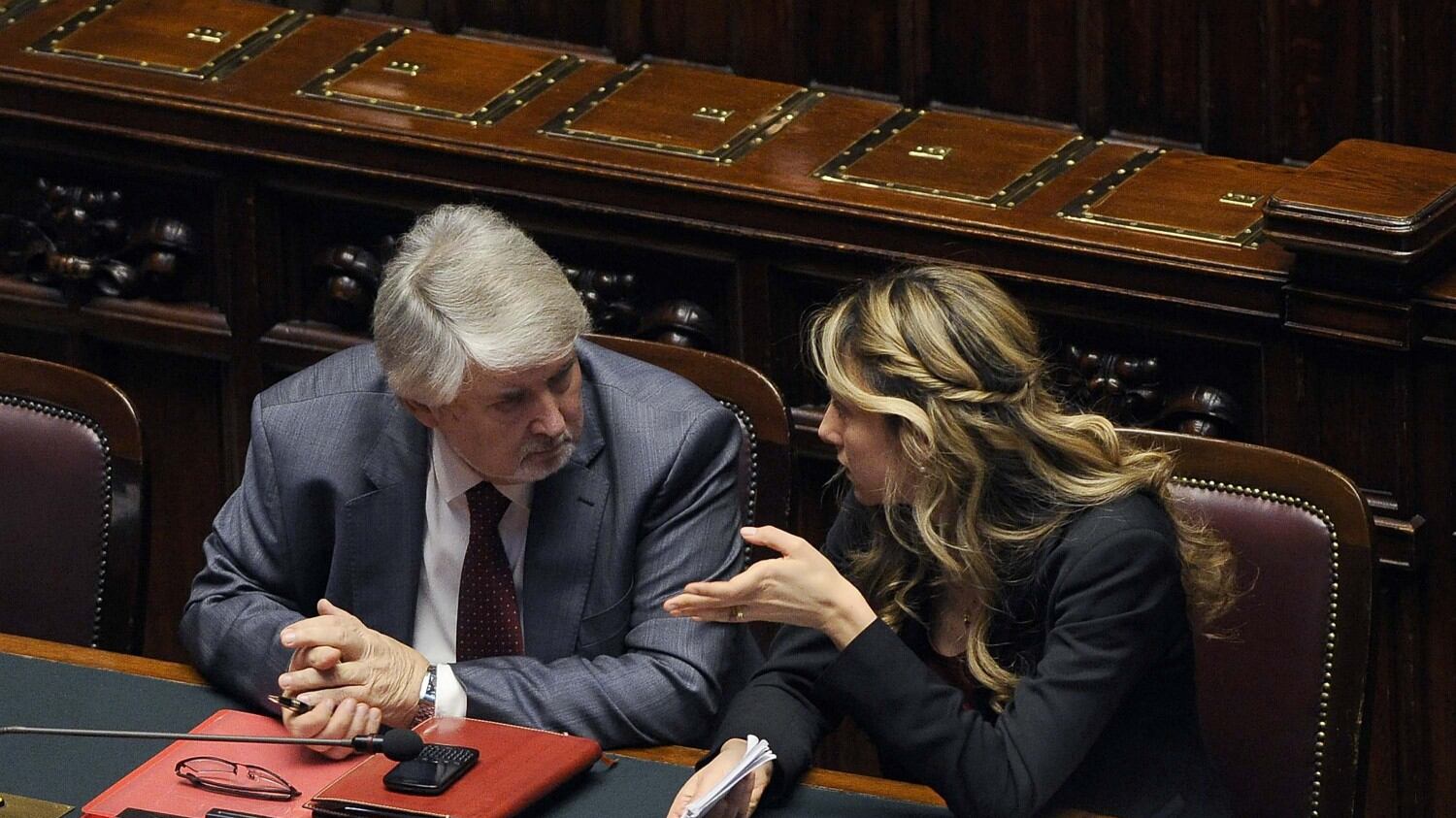 La Lega protesta in aula "Adesso Poletti deve dimettersi"