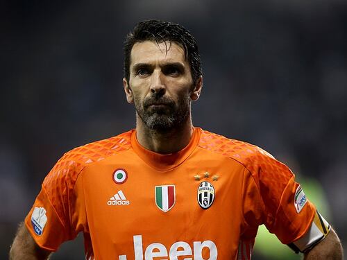 Juventus in difficoltà, Buffon ironizza: "Tutti siamo contro Sarri"