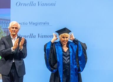 L'omaggio della laurea Honoris Causa a Ornella Vanoni 7