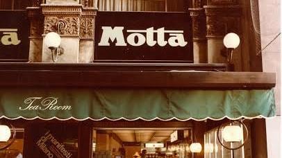 Da Motta ai dolci di Cucchi: vetrine sulla storia della città