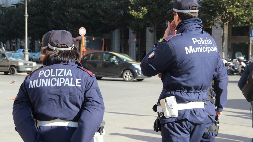 Parola d'ordine: "Che bel bambino". Così spacciava droga dalla carrozzina