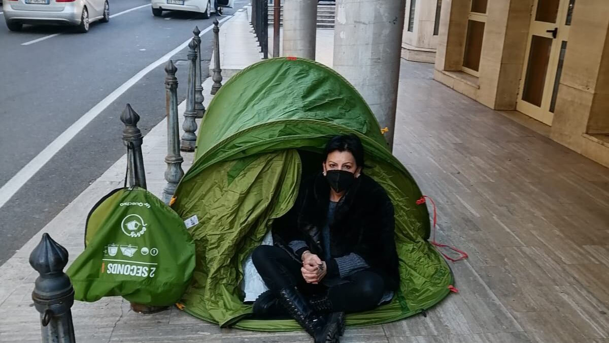 "Mia figlia finirà come Pamela". La protesta della mamma: "Zingaretti mi aiuti"