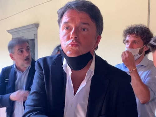 Se anche Matteo Renzi non rispetta il distanziamento sociale