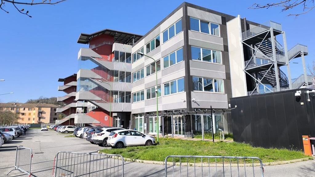 Attentato alla procura di Ivrea: ordigno esplode nel cortile. "In campo tutte le ipotesi"