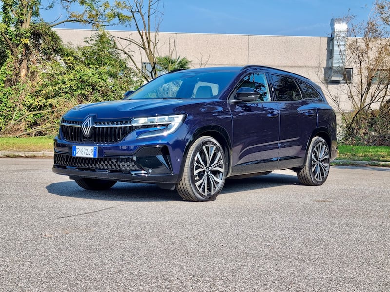 Renault Espace E-Tech: guarda la gallery del nuovo SUV sette posti 1