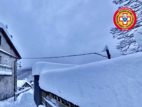 Freddo e neve in Toscana, tanti disagi nell'aretino
