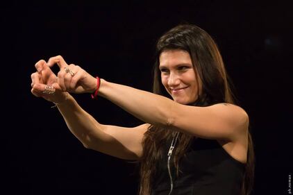 Elisa, coach Squadra Blu ad "Amici di Maria De Filippi" 14