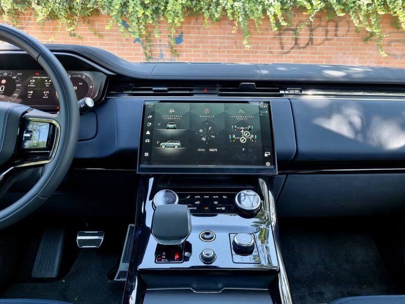 Nuova Range Rover Sport, guarda la gallery della prova 13