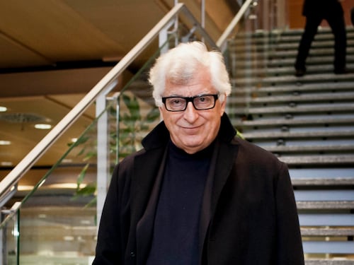 Prada-Versace viene promossa a pieni voti. Anche Mr Diesel aveva presentato un'offerta