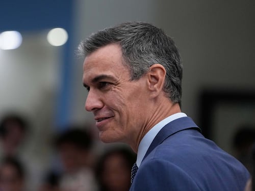 Sfida di Sánchez. "Regolarizzare oltre un milione di migranti"