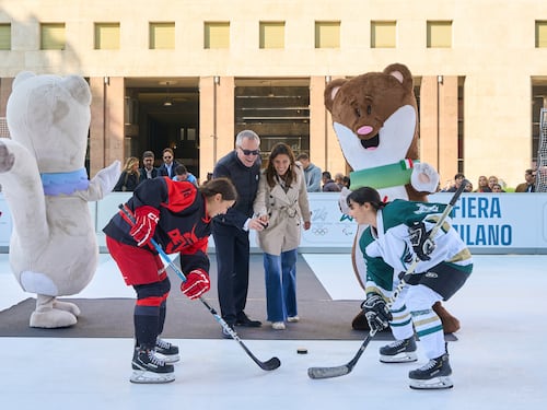 Hockey olimpico in piazza San Babila con Fiera Milano